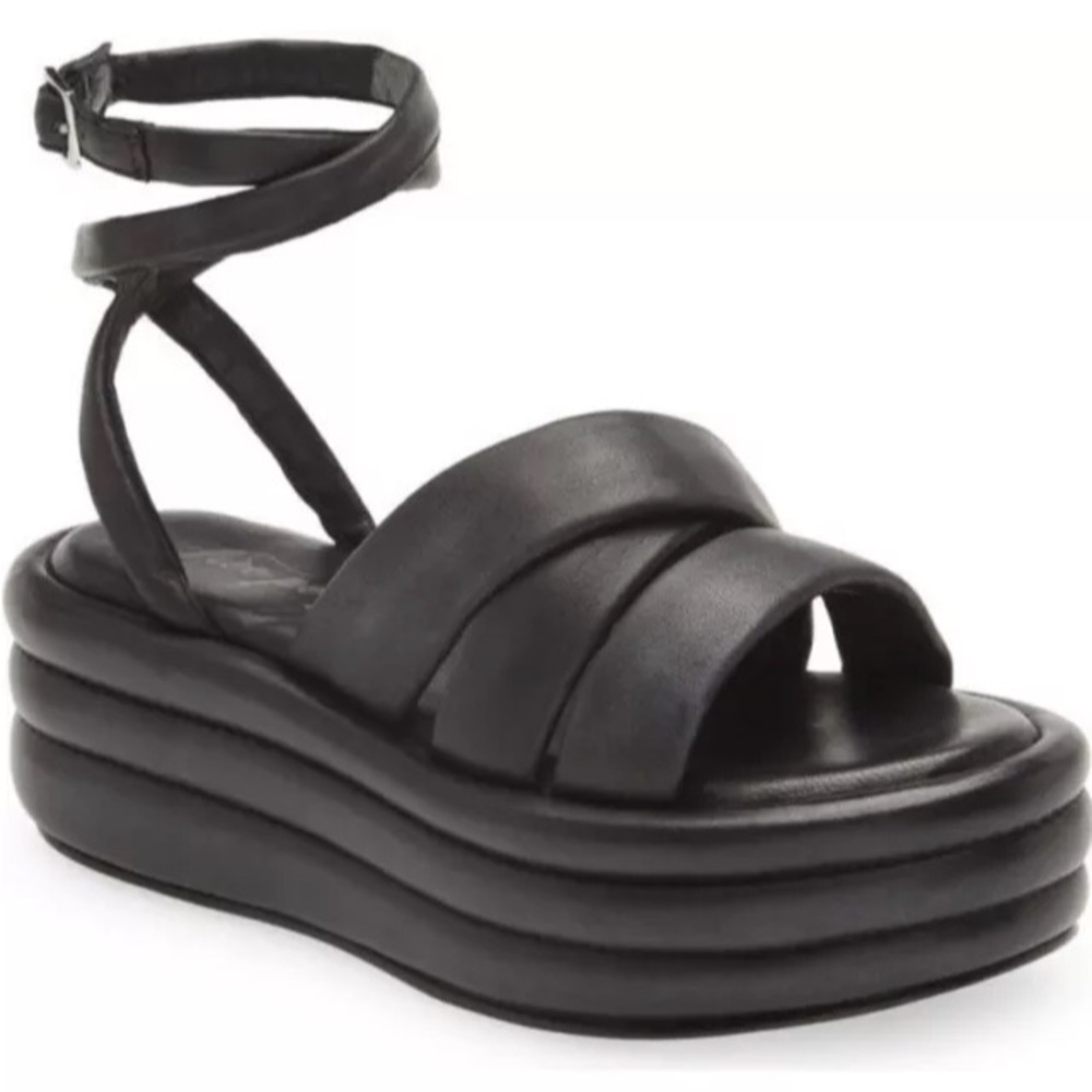 Free Prople Harper Platform Sandals NEW
Color Washed ( factory faded) Black